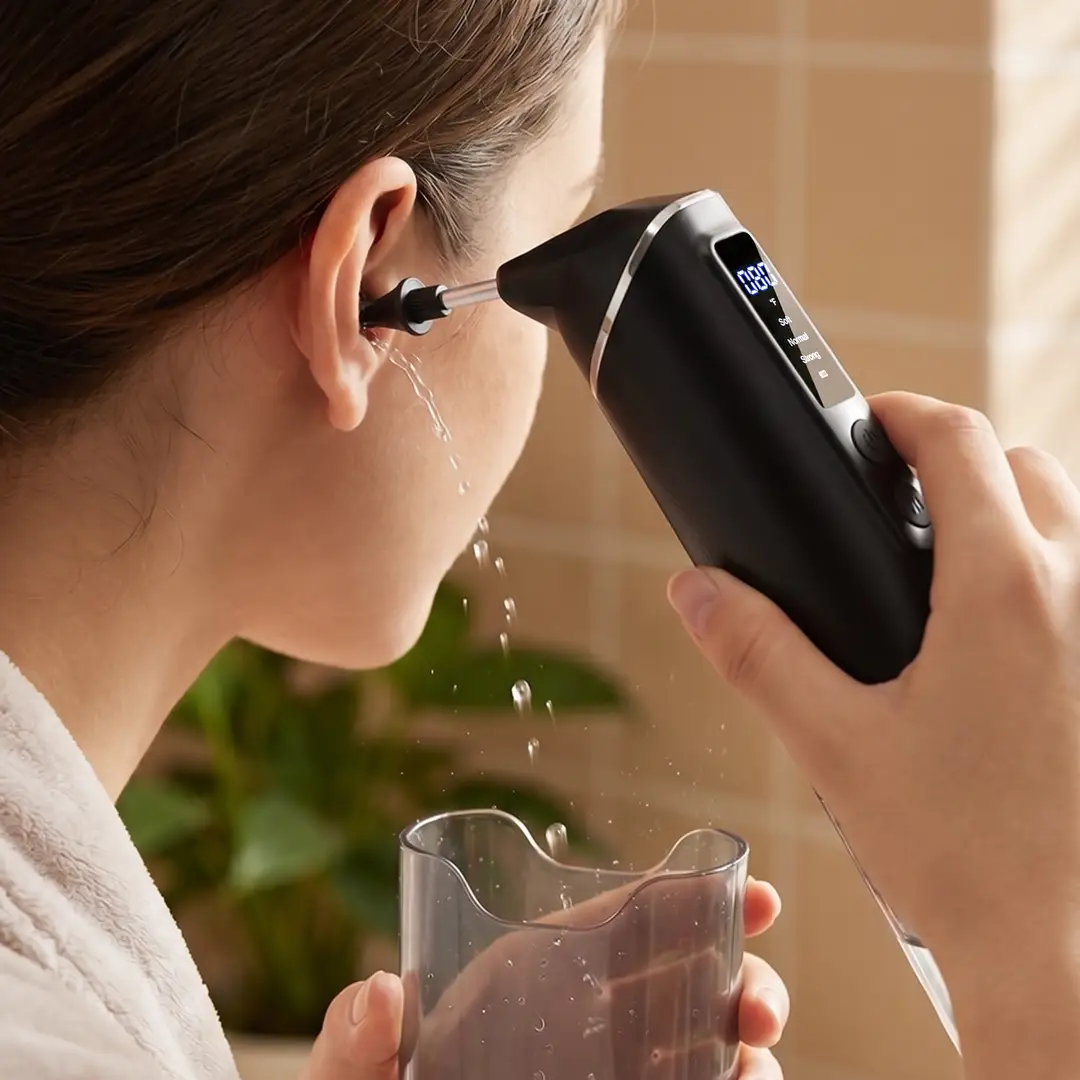 Green Lion Water-Powered Ear Wax Remover - Black 2