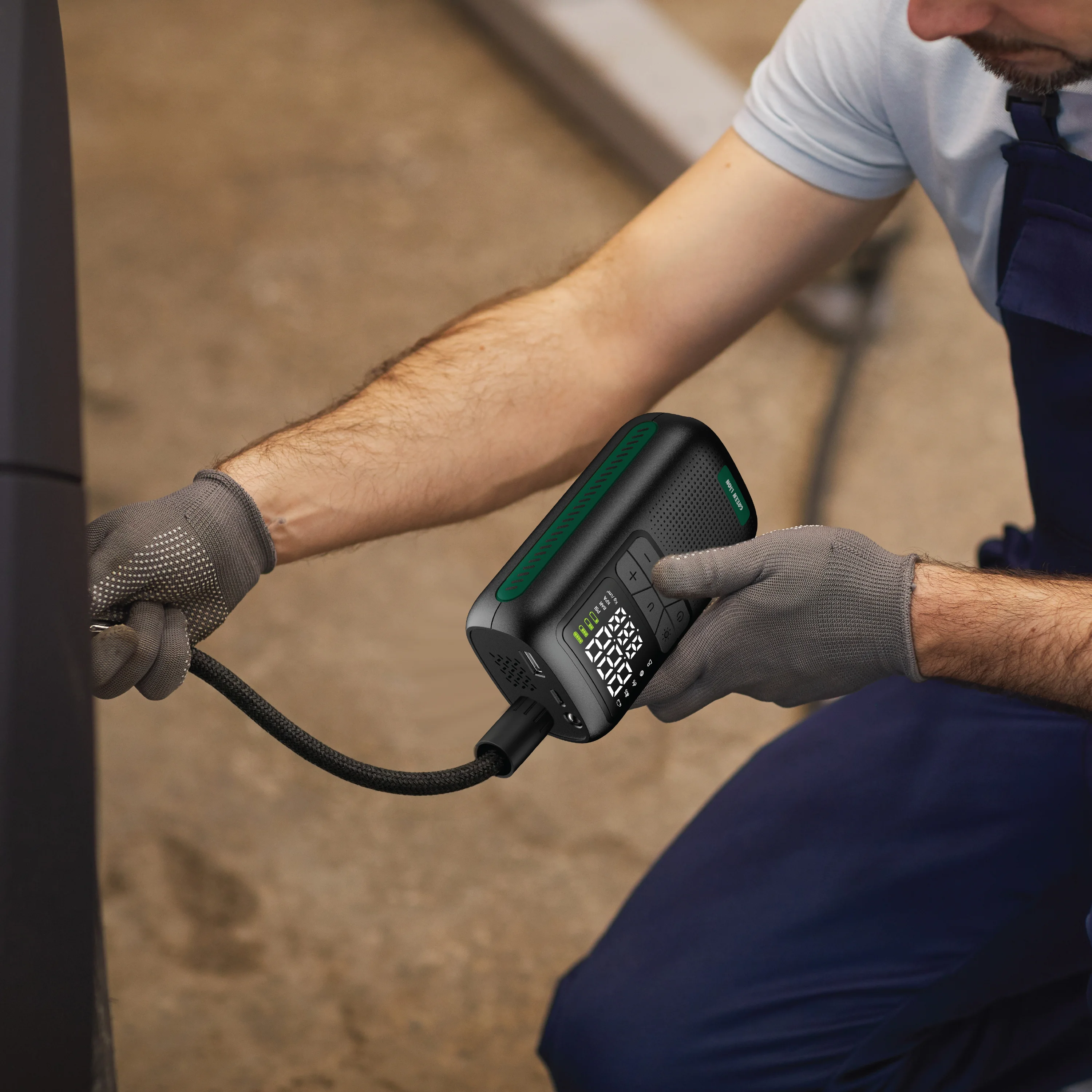 Green Lion GL-A4 Portable Tire Inflator 150 PSI - Black 2