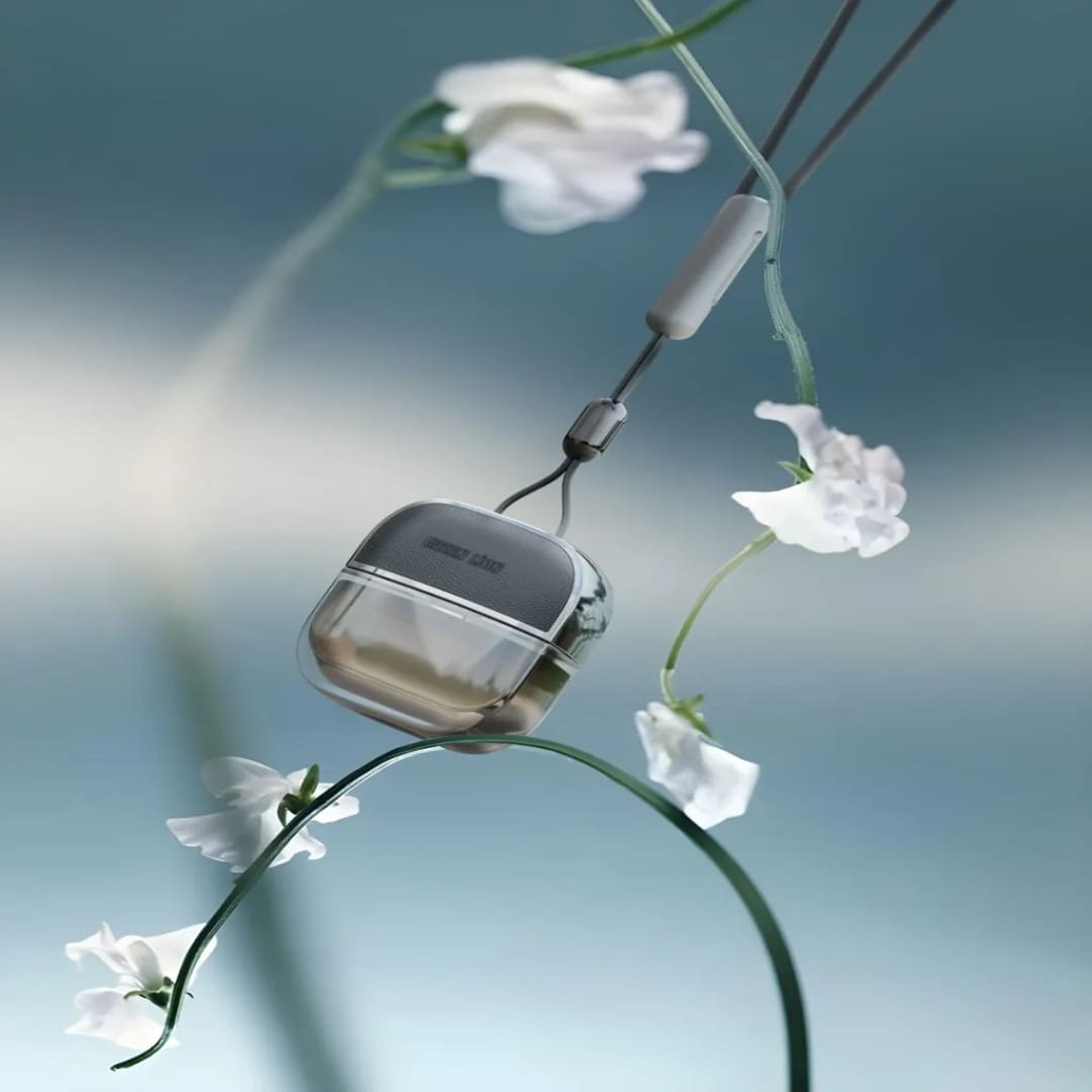 Protective Case with Strap for Wireless Earbuds 4