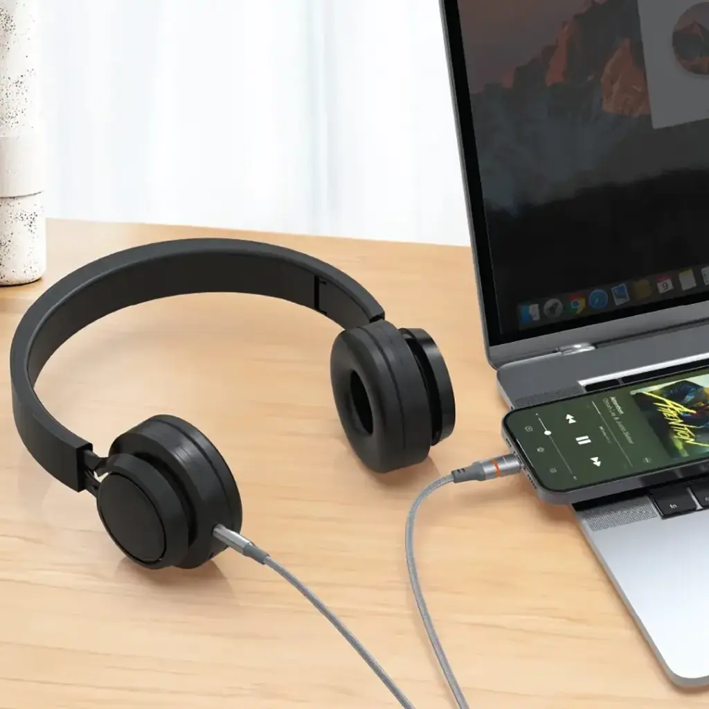 Porodo AUX to Lightning LED Cable 2