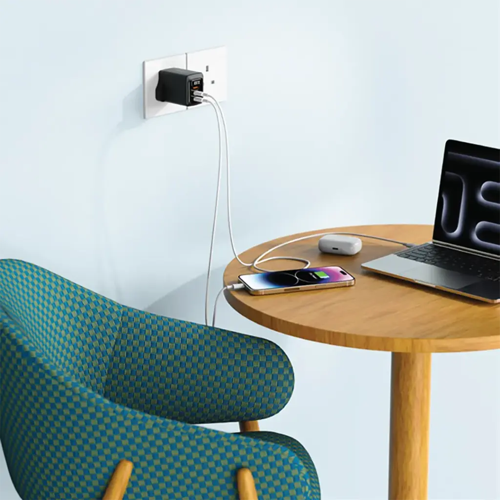 Porodo GaN 100W Multi-Port Wall Charger 2