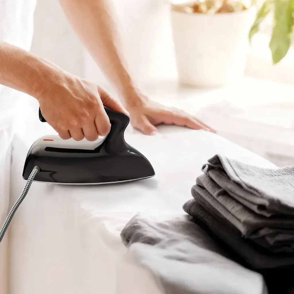 Porodo Lifestyle Ironix Portable Mini Iron Steamer 3