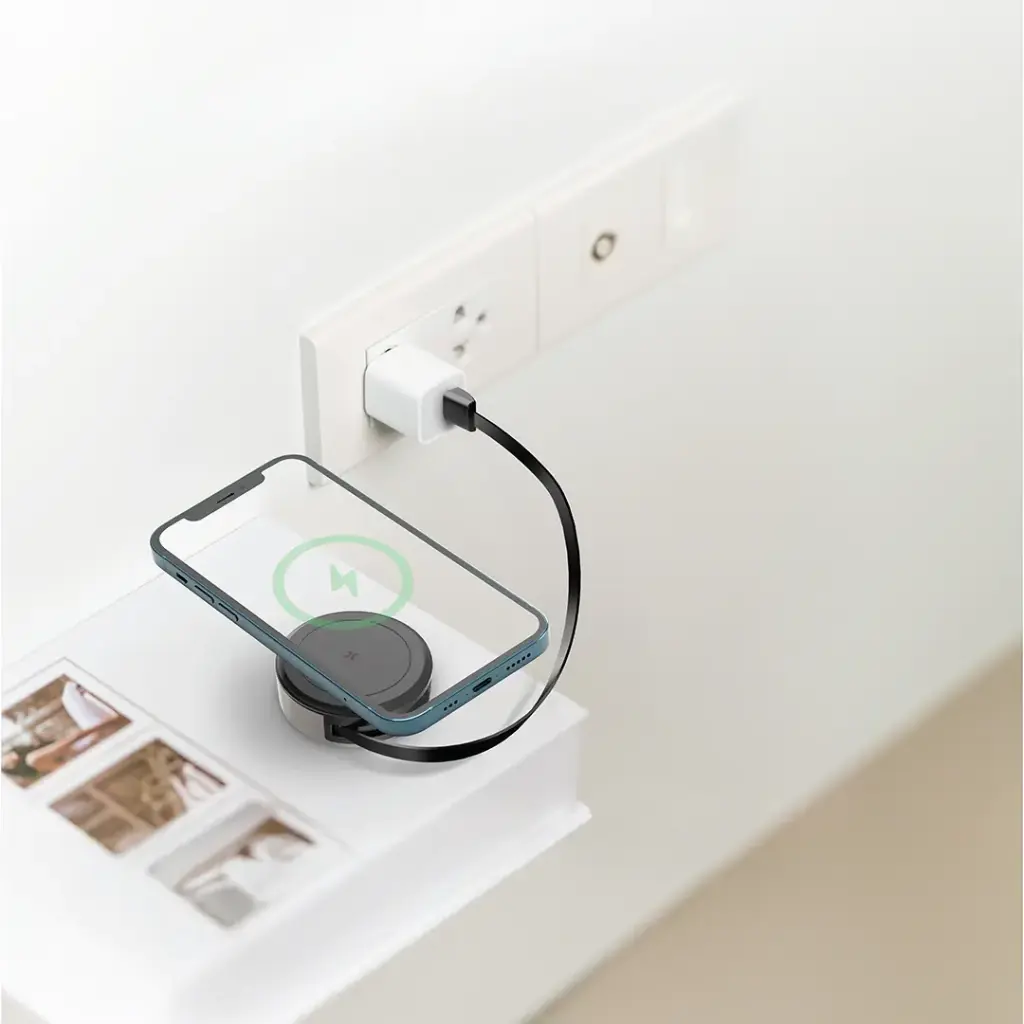 Porodo Magnetic Wireless Charging Pad With Retractable Type-C Output 2